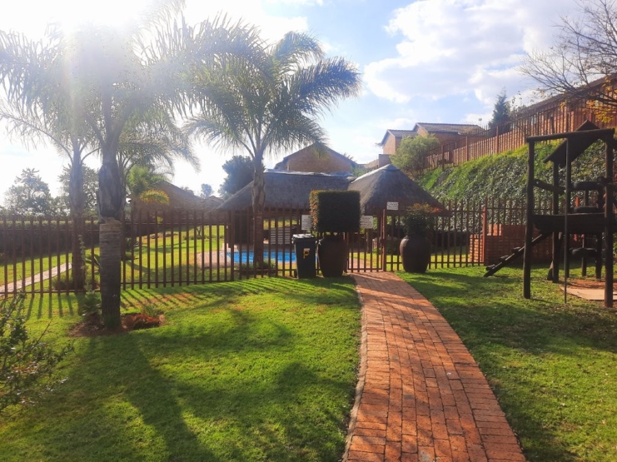 2 Bedroom Property for Sale in Wilgeheuwel Gauteng