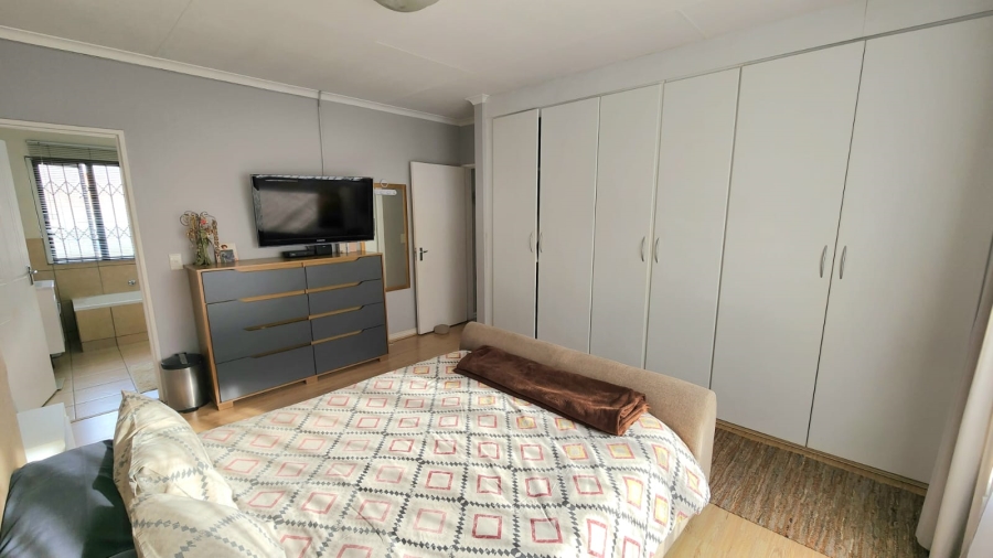 3 Bedroom Property for Sale in Suideroord Gauteng
