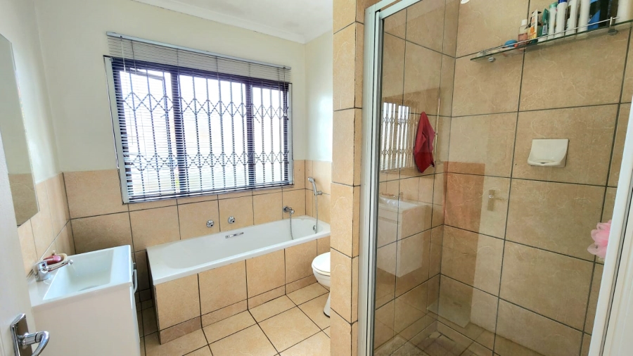 3 Bedroom Property for Sale in Suideroord Gauteng