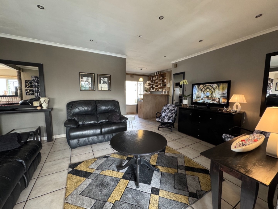 3 Bedroom Property for Sale in Van Riebeeck Park Gauteng