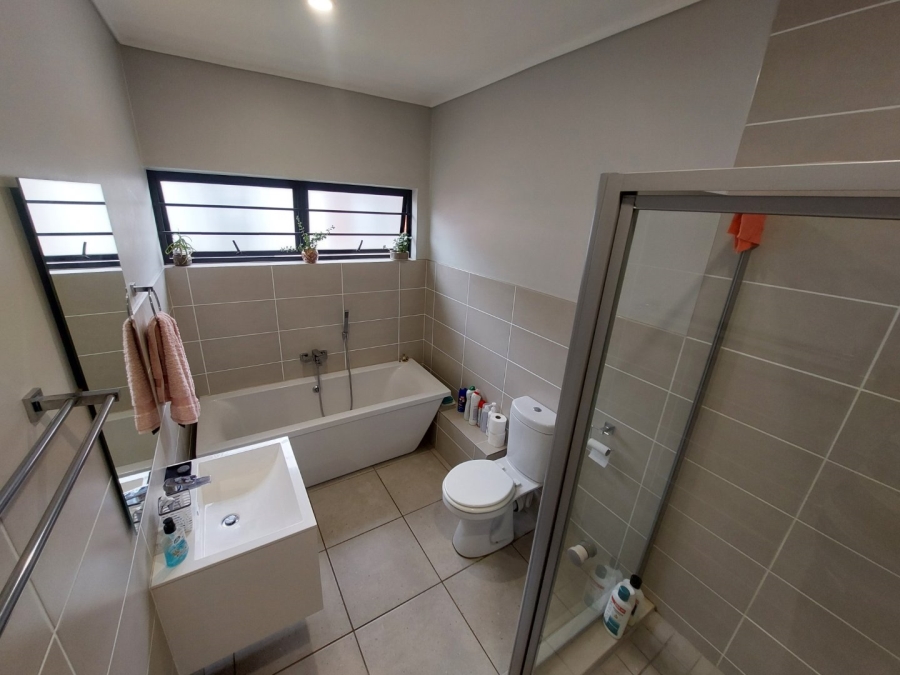 3 Bedroom Property for Sale in Amberfield Gauteng