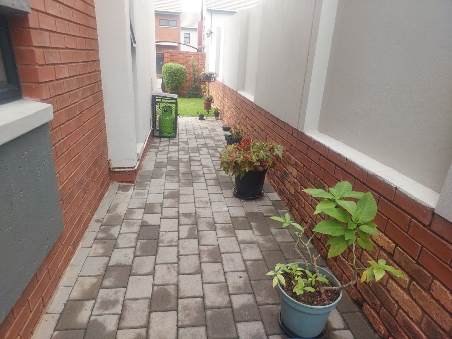 3 Bedroom Property for Sale in Amberfield Gauteng