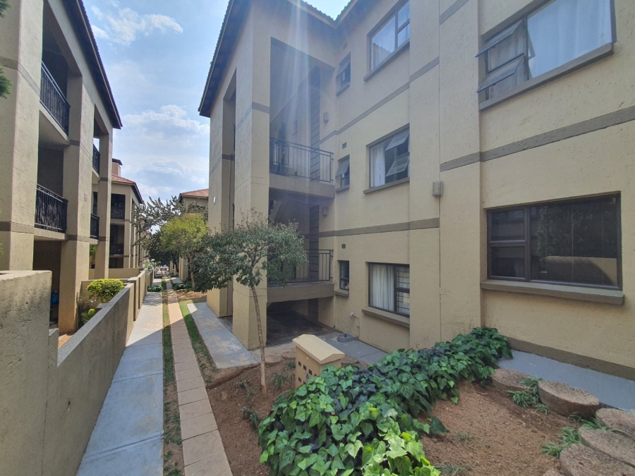 2 Bedroom Property for Sale in Lonehill Gauteng