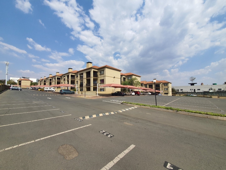 2 Bedroom Property for Sale in Lonehill Gauteng