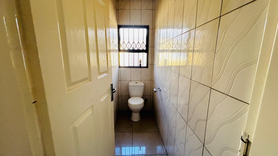 4 Bedroom Property for Sale in Tulisa Park Gauteng