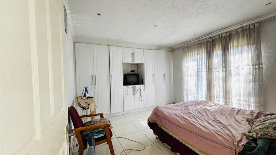 4 Bedroom Property for Sale in Tulisa Park Gauteng