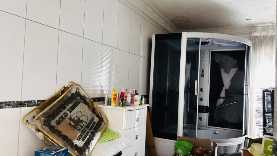 4 Bedroom Property for Sale in Tulisa Park Gauteng