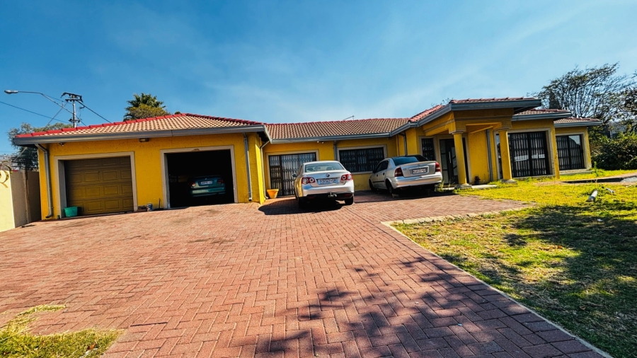 4 Bedroom Property for Sale in Tulisa Park Gauteng