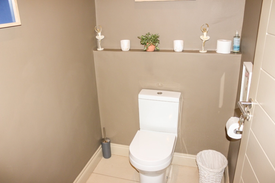 5 Bedroom Property for Sale in Southdowns Estate Gauteng