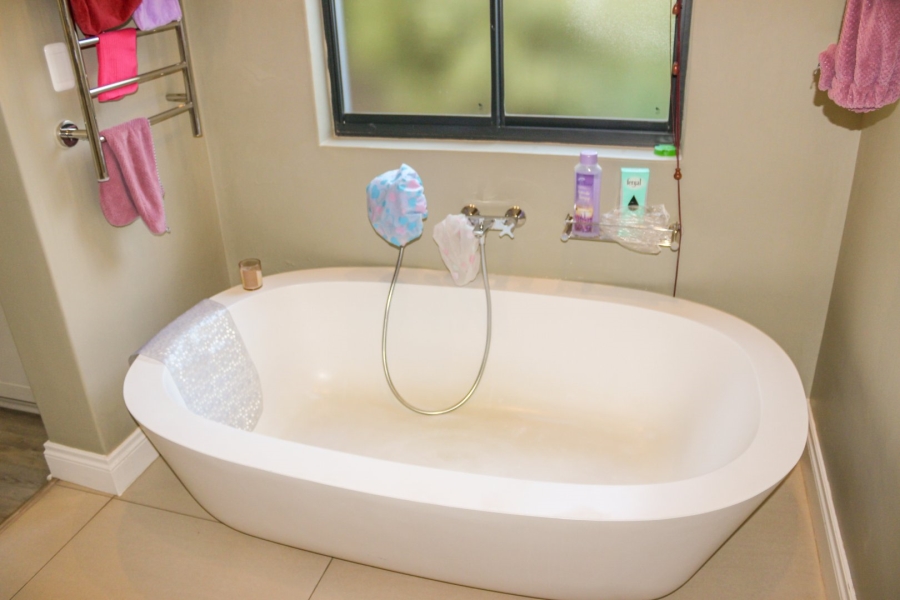 5 Bedroom Property for Sale in Southdowns Estate Gauteng