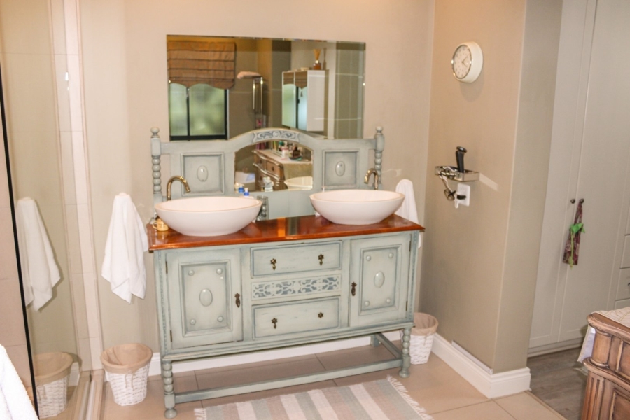 5 Bedroom Property for Sale in Southdowns Estate Gauteng