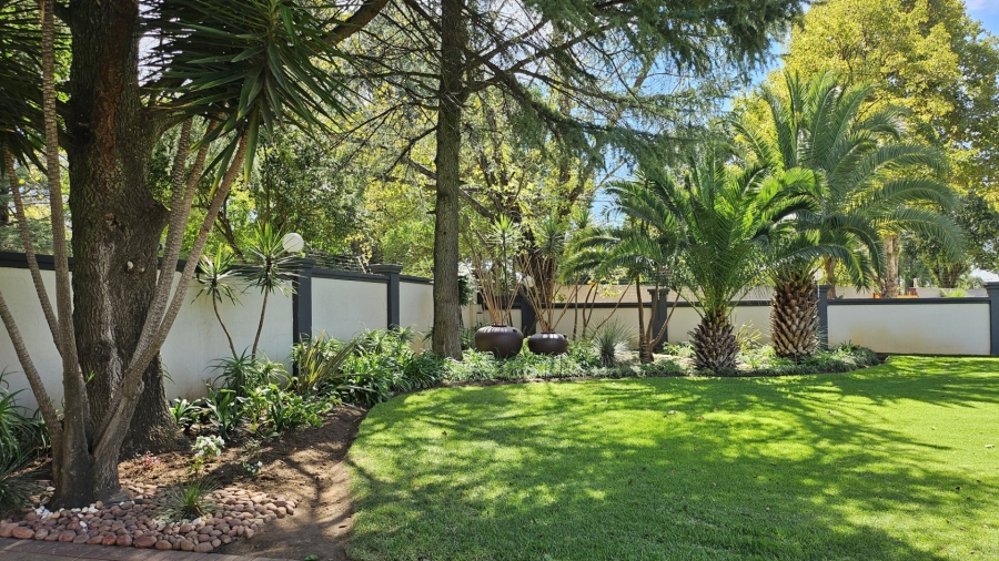 6 Bedroom Property for Sale in Three Rivers Proper Gauteng