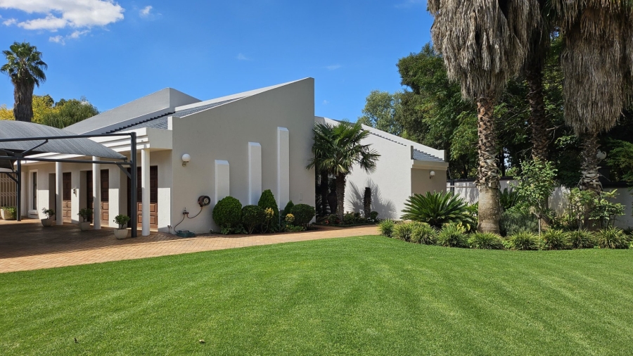6 Bedroom Property for Sale in Three Rivers Proper Gauteng