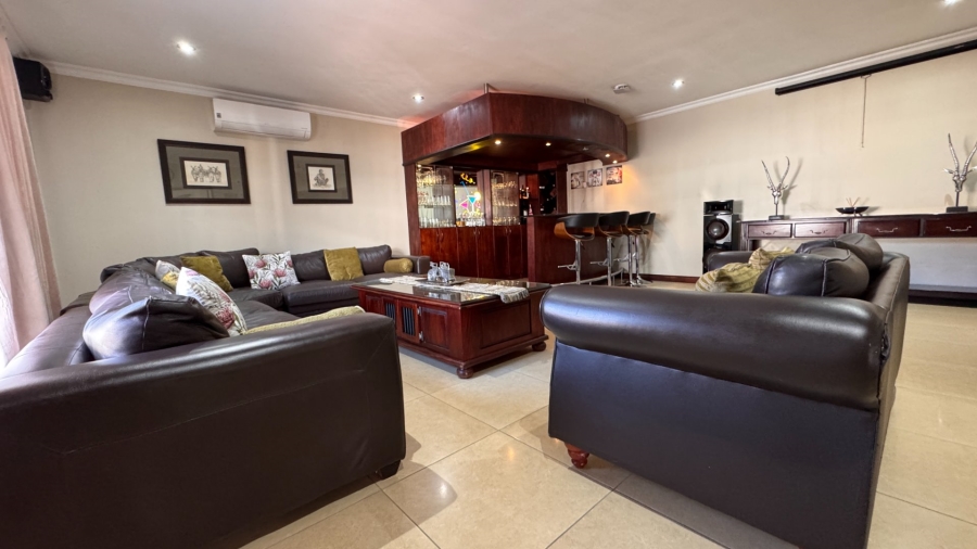 6 Bedroom Property for Sale in Three Rivers Proper Gauteng