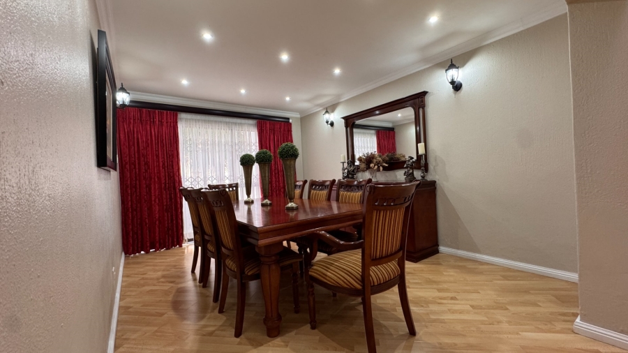 6 Bedroom Property for Sale in Three Rivers Proper Gauteng