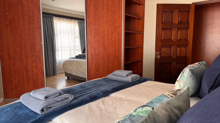6 Bedroom Property for Sale in Three Rivers Proper Gauteng
