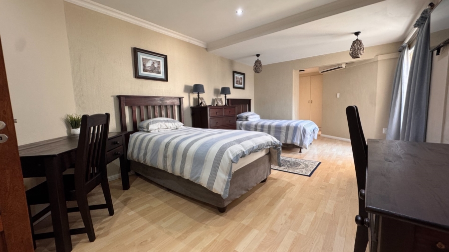 6 Bedroom Property for Sale in Three Rivers Proper Gauteng