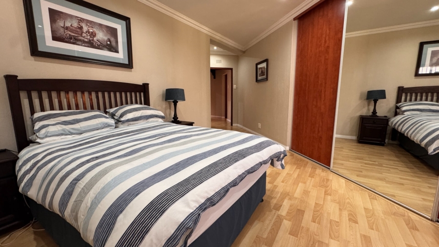 6 Bedroom Property for Sale in Three Rivers Proper Gauteng