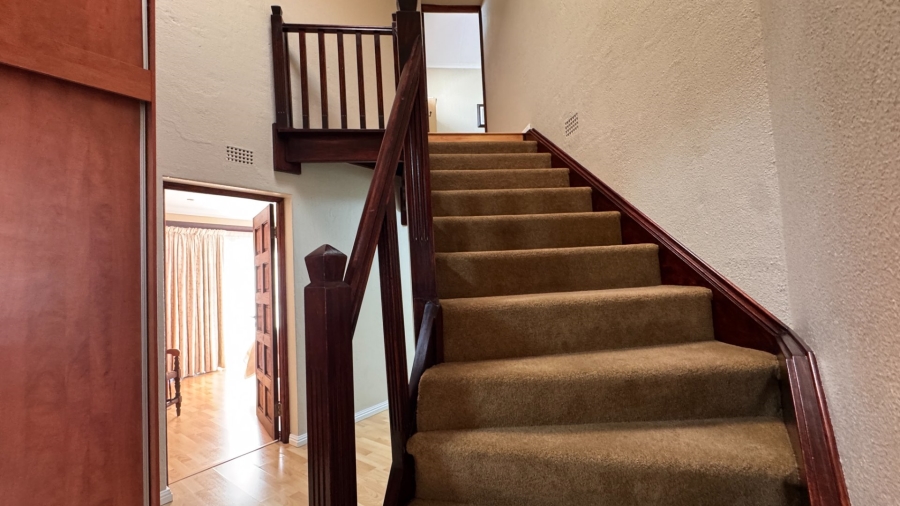 6 Bedroom Property for Sale in Three Rivers Proper Gauteng
