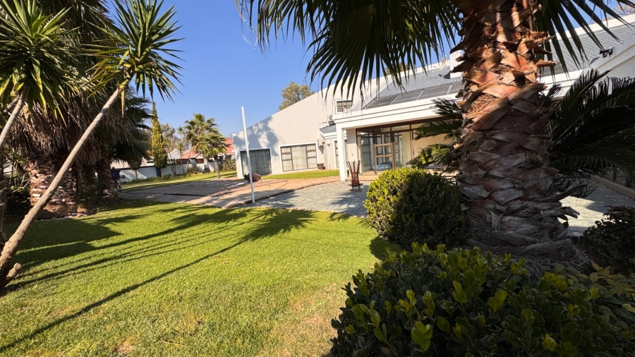 6 Bedroom Property for Sale in Three Rivers Proper Gauteng