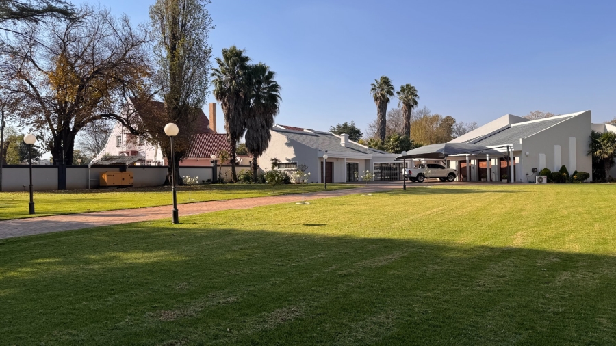6 Bedroom Property for Sale in Three Rivers Proper Gauteng