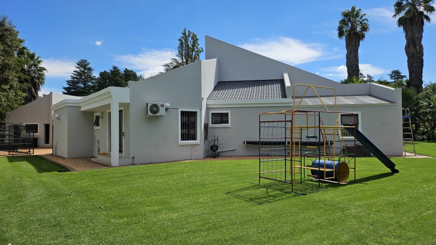 6 Bedroom Property for Sale in Three Rivers Proper Gauteng