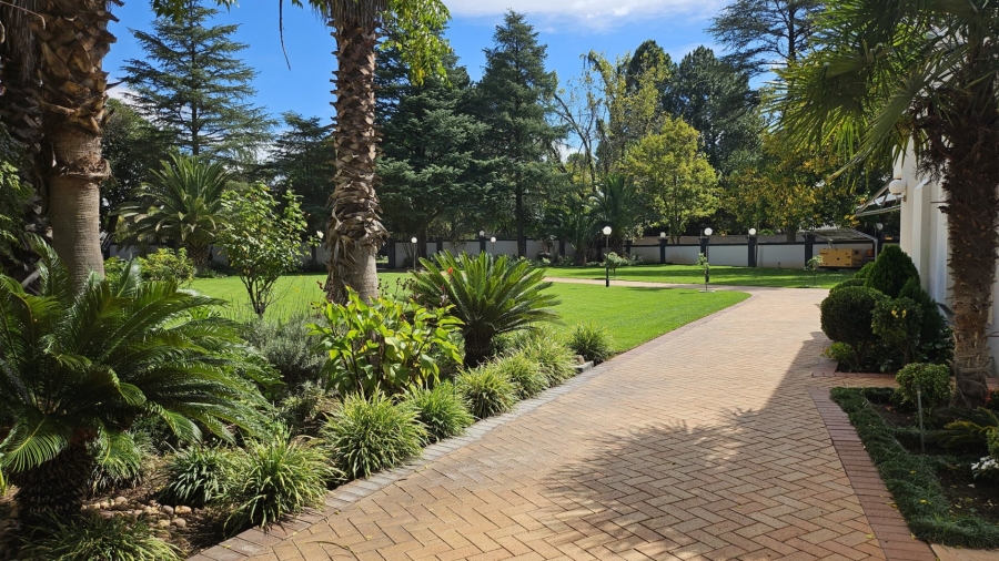 6 Bedroom Property for Sale in Three Rivers Proper Gauteng