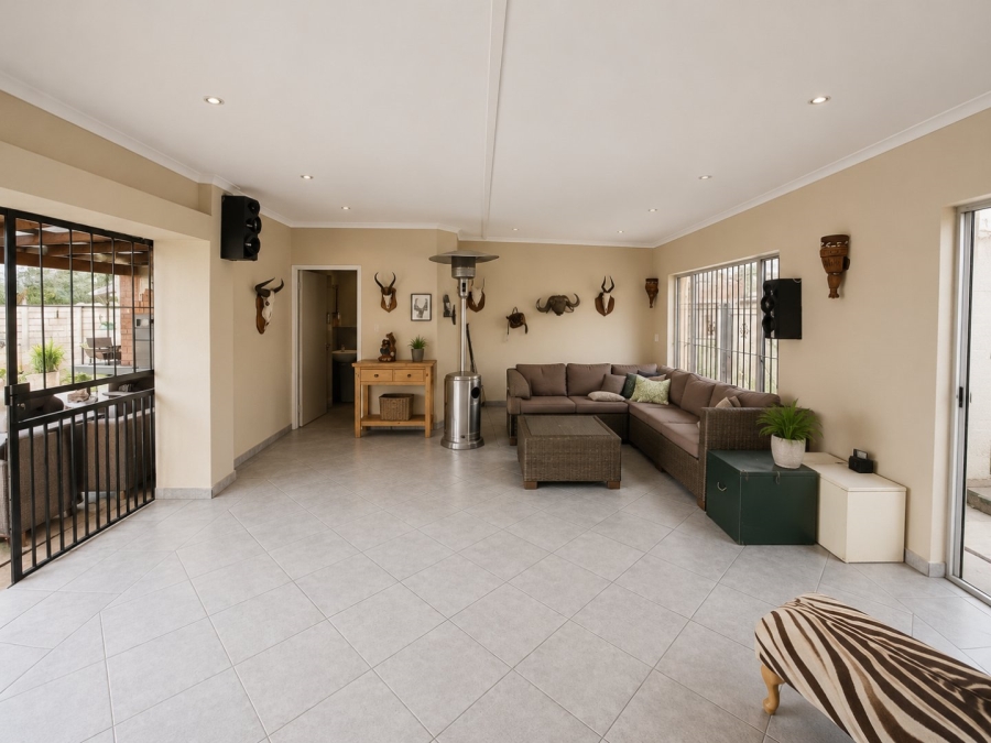 3 Bedroom Property for Sale in Buurendal Gauteng