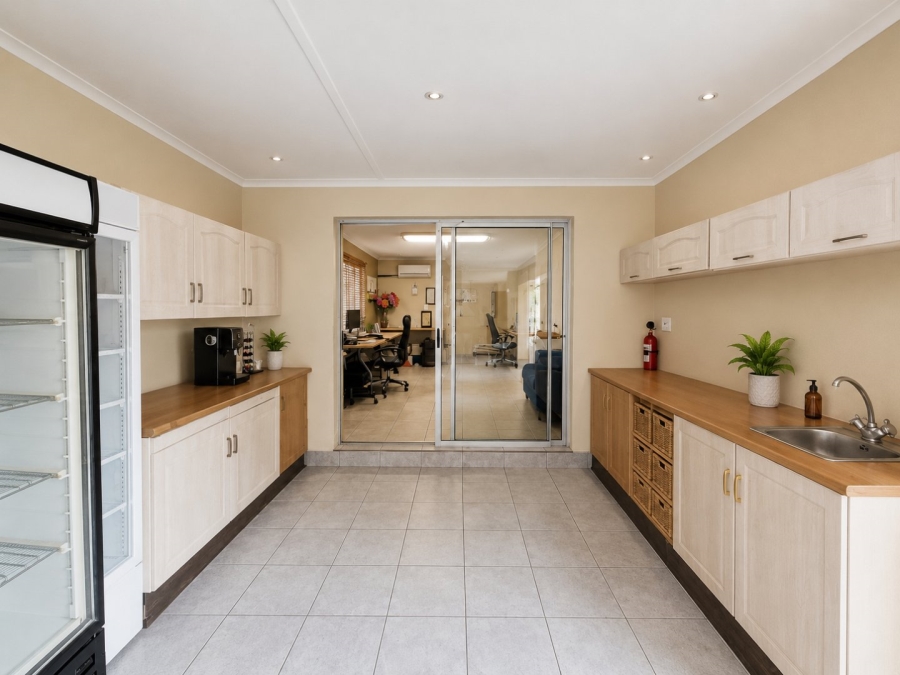 3 Bedroom Property for Sale in Buurendal Gauteng