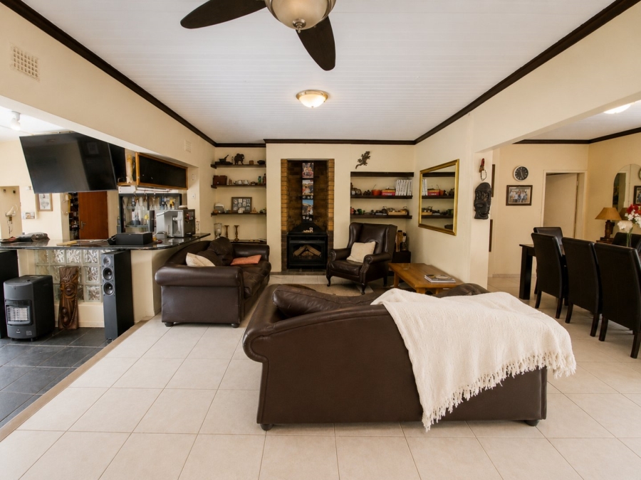 3 Bedroom Property for Sale in Buurendal Gauteng