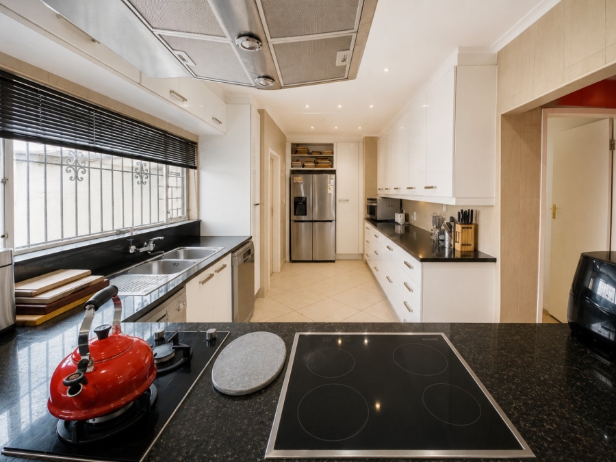 3 Bedroom Property for Sale in Buurendal Gauteng