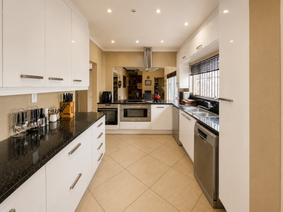 3 Bedroom Property for Sale in Buurendal Gauteng