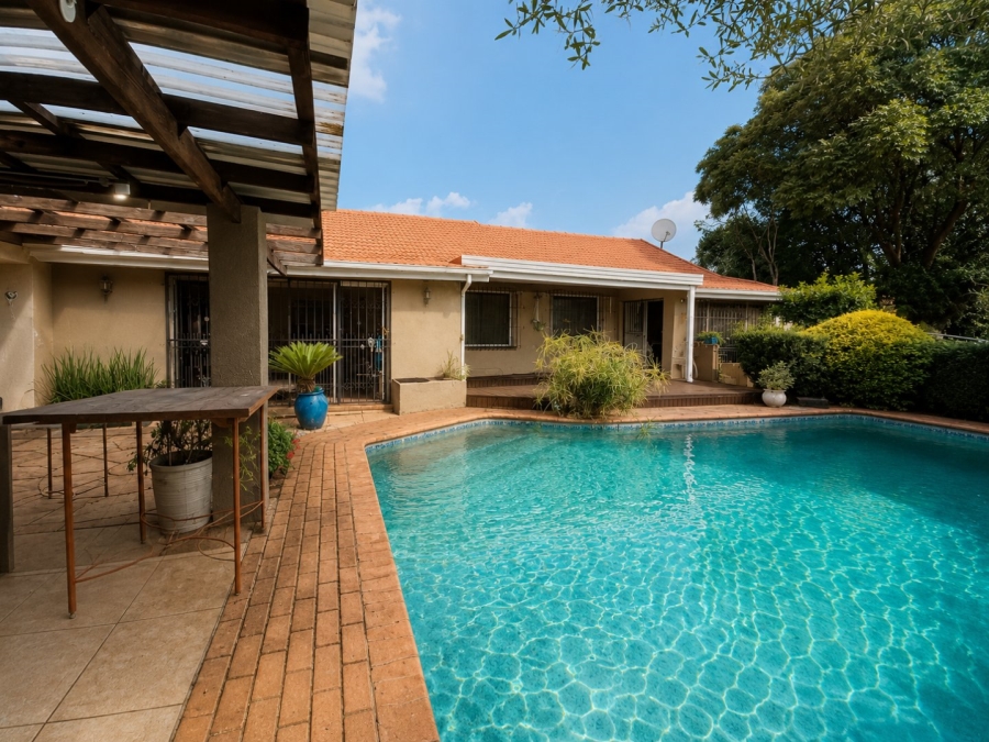 3 Bedroom Property for Sale in Buurendal Gauteng