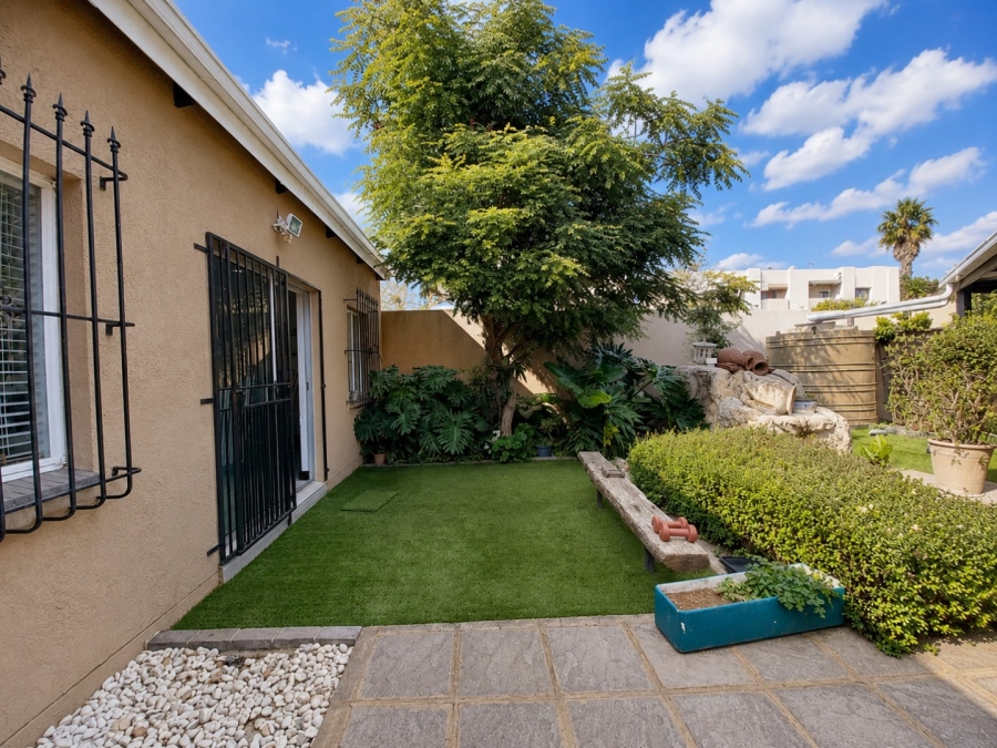 3 Bedroom Property for Sale in Buurendal Gauteng