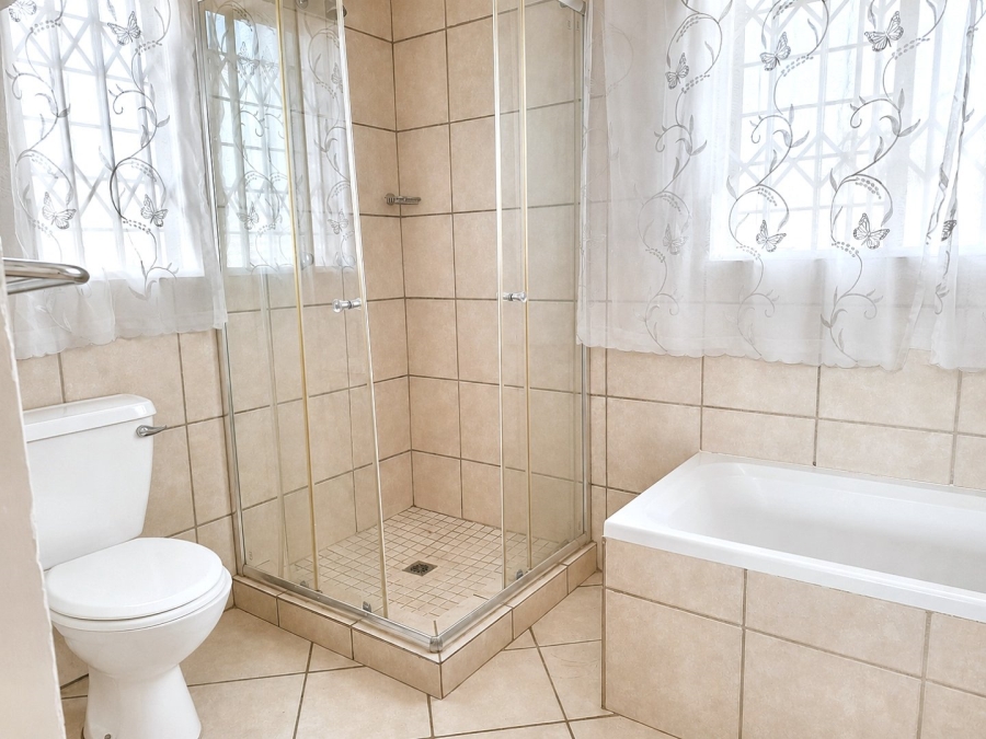 3 Bedroom Property for Sale in Willow Park Manor Gauteng