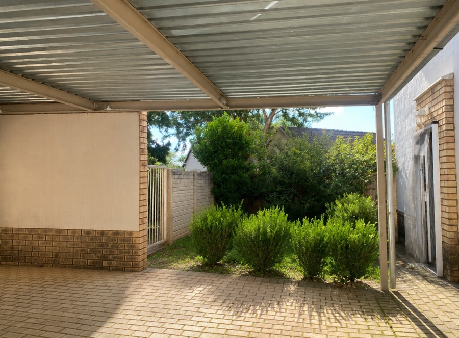 3 Bedroom Property for Sale in Willow Park Manor Gauteng