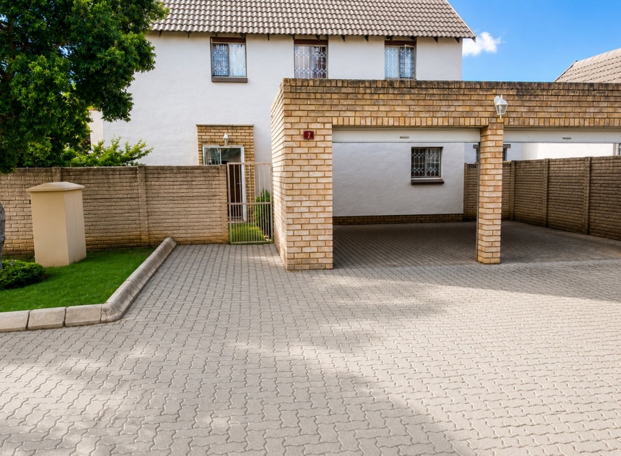 3 Bedroom Property for Sale in Willow Park Manor Gauteng