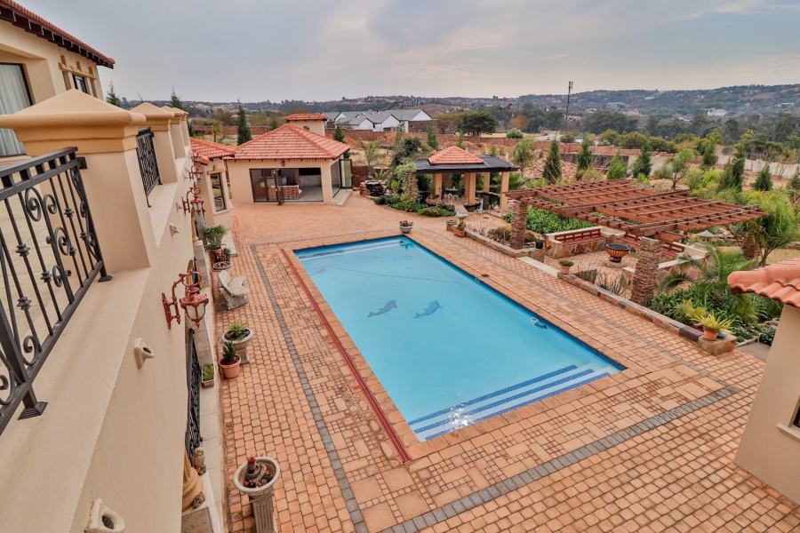 5 Bedroom Property for Sale in Mooikloof Heights Gauteng