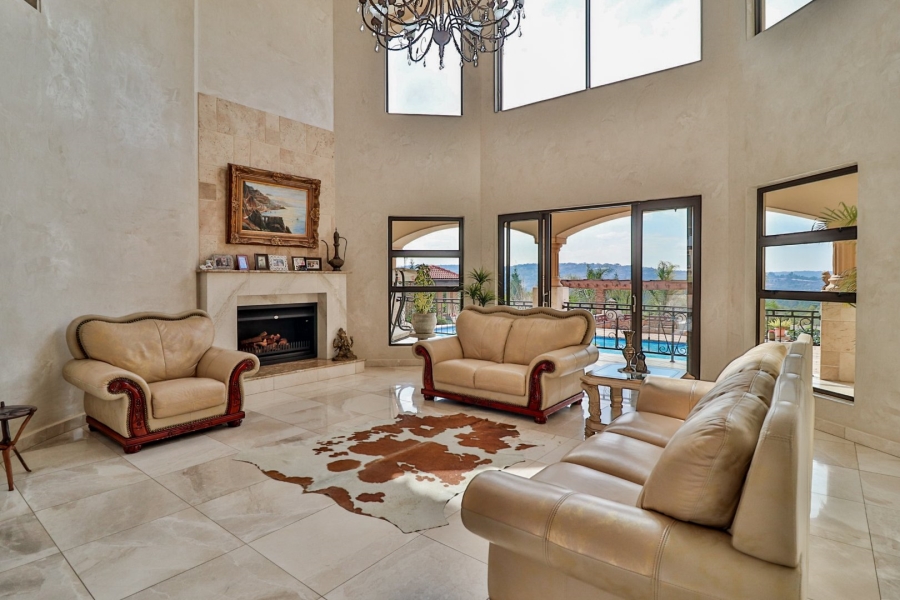 5 Bedroom Property for Sale in Mooikloof Heights Gauteng