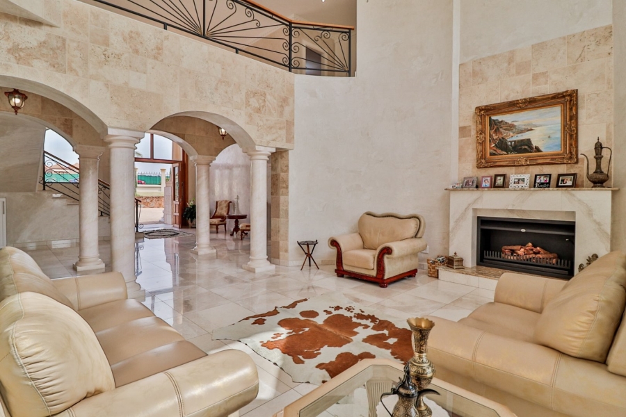 5 Bedroom Property for Sale in Mooikloof Heights Gauteng