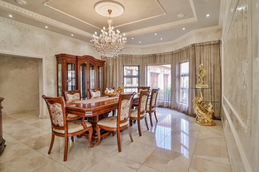 5 Bedroom Property for Sale in Mooikloof Heights Gauteng
