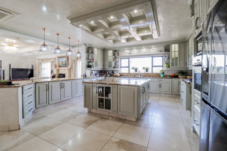 5 Bedroom Property for Sale in Mooikloof Heights Gauteng