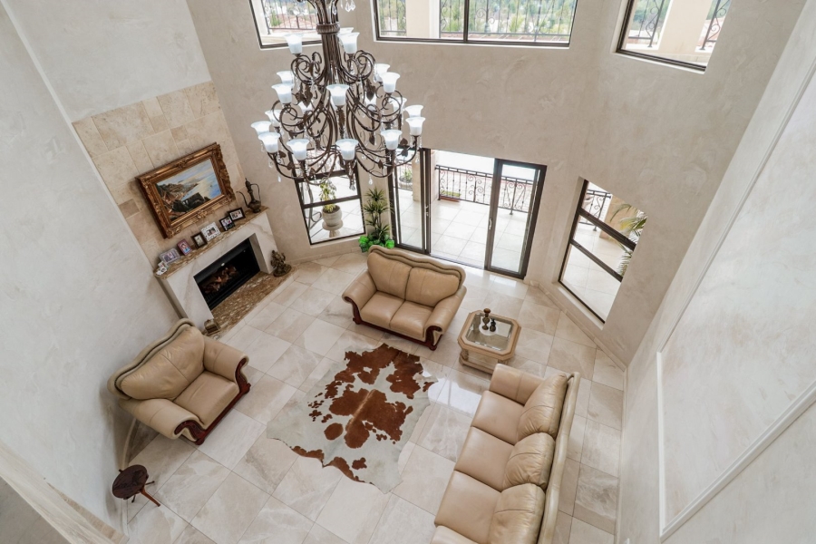 5 Bedroom Property for Sale in Mooikloof Heights Gauteng