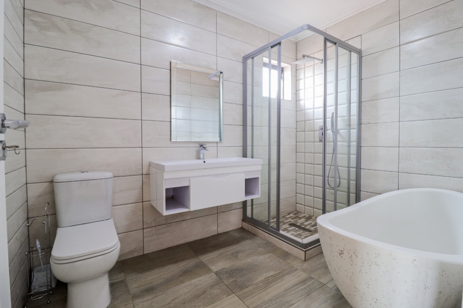 5 Bedroom Property for Sale in Mooikloof Heights Gauteng