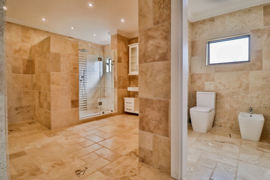 5 Bedroom Property for Sale in Mooikloof Heights Gauteng