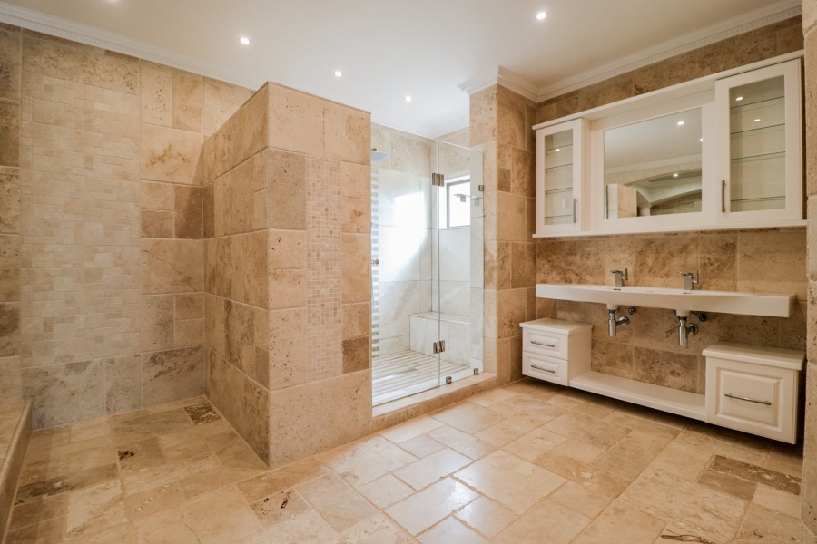 5 Bedroom Property for Sale in Mooikloof Heights Gauteng