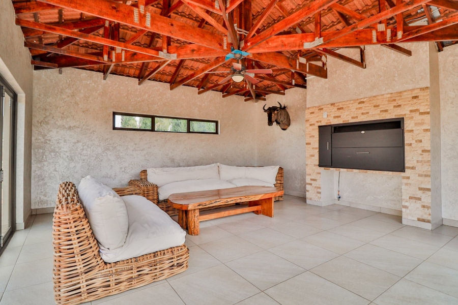5 Bedroom Property for Sale in Mooikloof Heights Gauteng