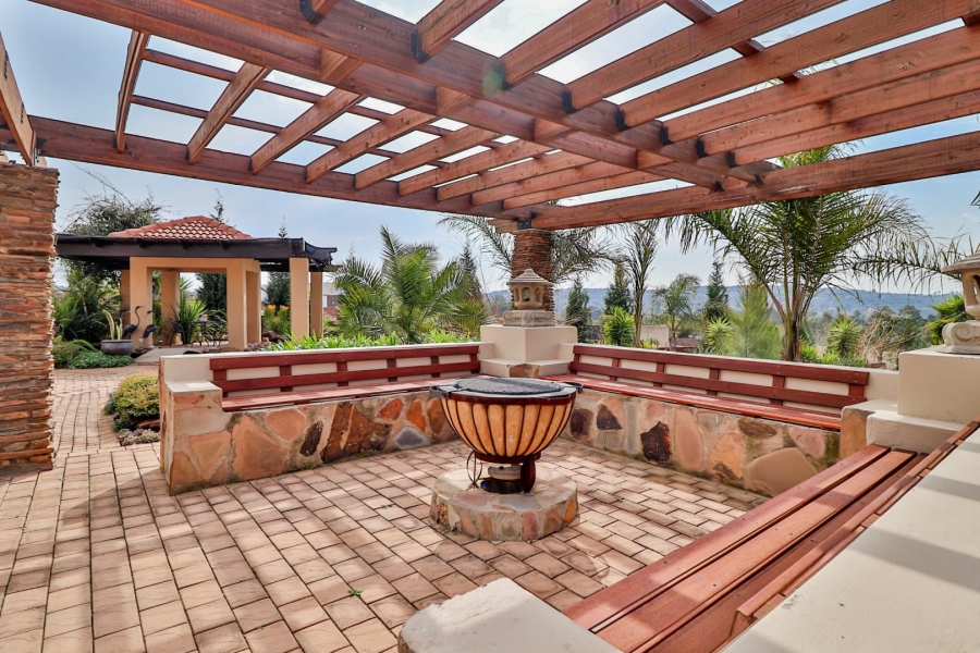 5 Bedroom Property for Sale in Mooikloof Heights Gauteng