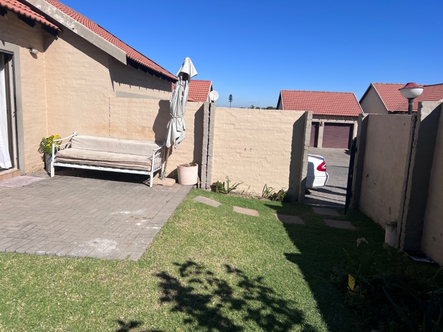 2 Bedroom Property for Sale in Halfway Gardens Gauteng