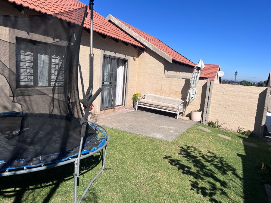 2 Bedroom Property for Sale in Halfway Gardens Gauteng